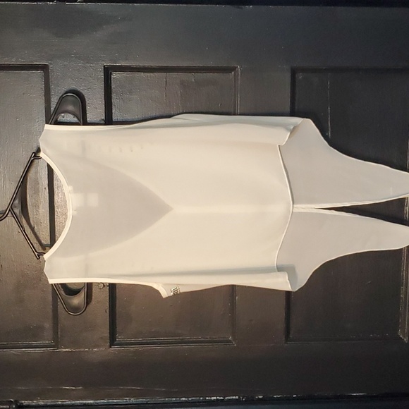 Tie Front Tank - Picture 4 of 4